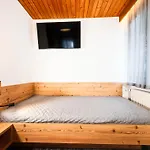1210 Benglerwald *