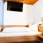 1210 Benglerwald *