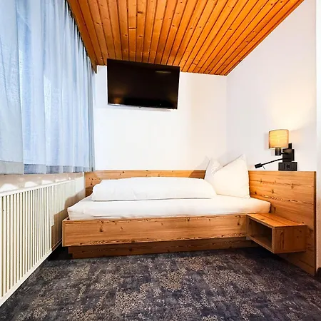 1210 Benglerwald *