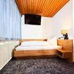 1210 Benglerwald *